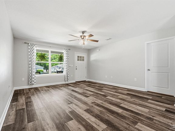 5th image of 5159 Lake Dr