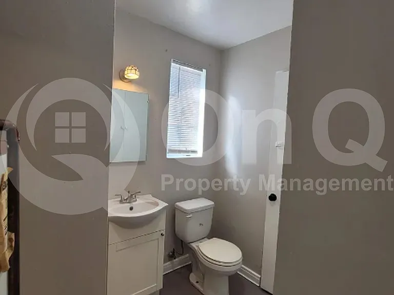 324 S 6th Ave #D — Photo 7