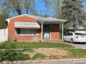 8889 Plainview Ave photo 1