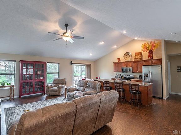 4th image of 371 Clear Springs Ct