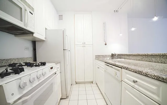 Rented by Berkshire Hathaway HomeServices New York Properties | media 7