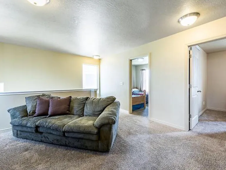 1587 W Kingsbarn Way — Photo 17