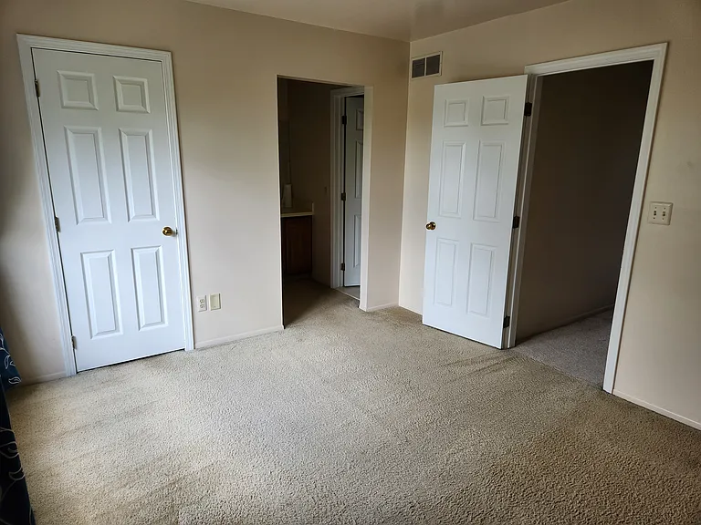 3490 Burbank Dr — Photo 12