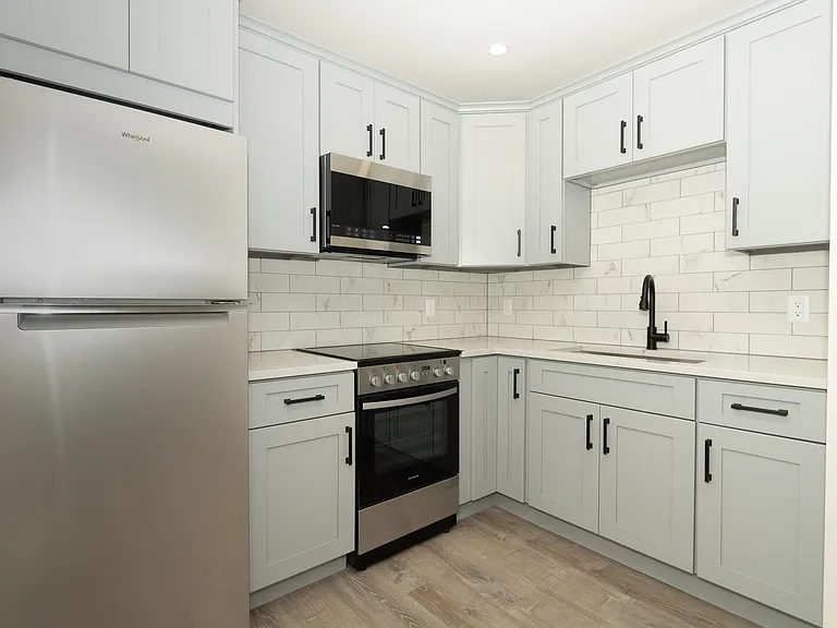 220 Walsh Ave #3 — Photo 3