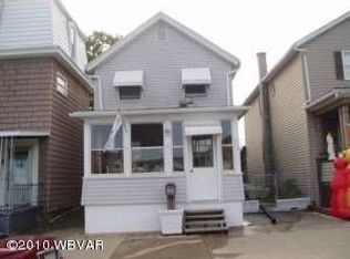 216 9th St, Renovo, PA 17764
