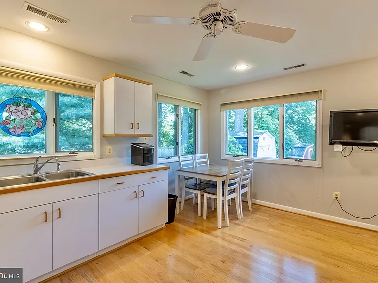 7613 Hamlet St — Photo 12