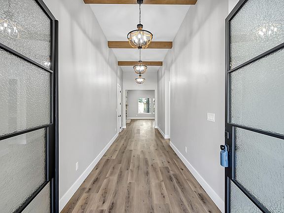 4th image of 135 Wick Willow Rd