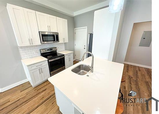 1st image of 1712 N Marshall St #1