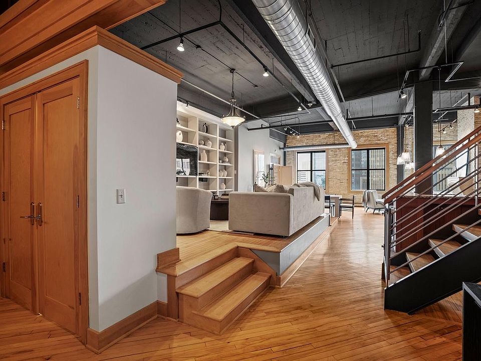 1st image of 730 N Plankinton AVENUE #10C