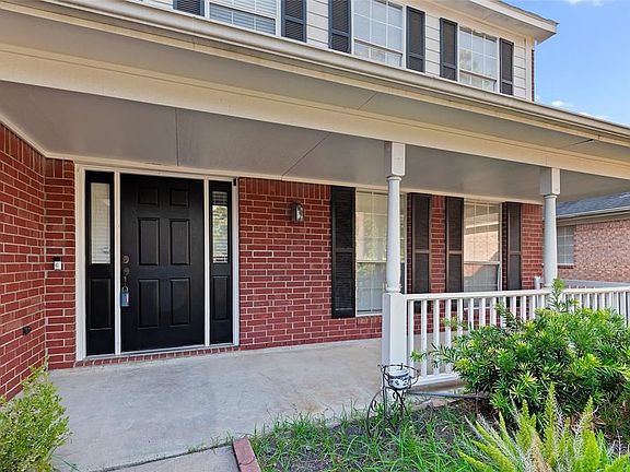 2nd image of 18002 Stoney Glade Ct