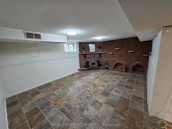 3rd image of 30 Beacon Rd