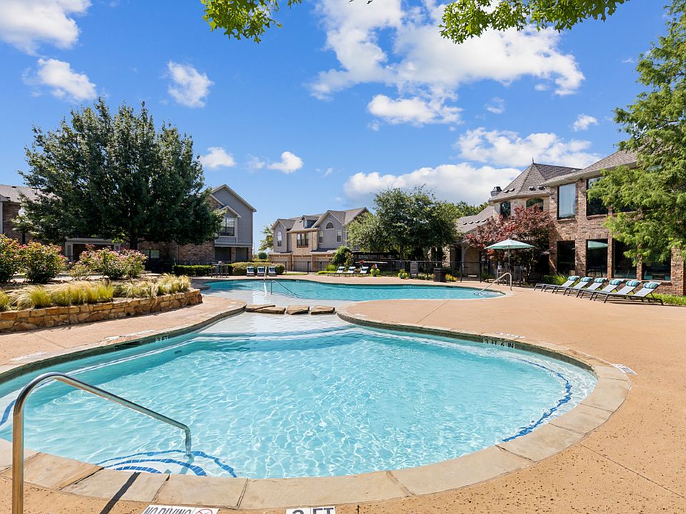Enclave on Golden Triangle Pool Deck