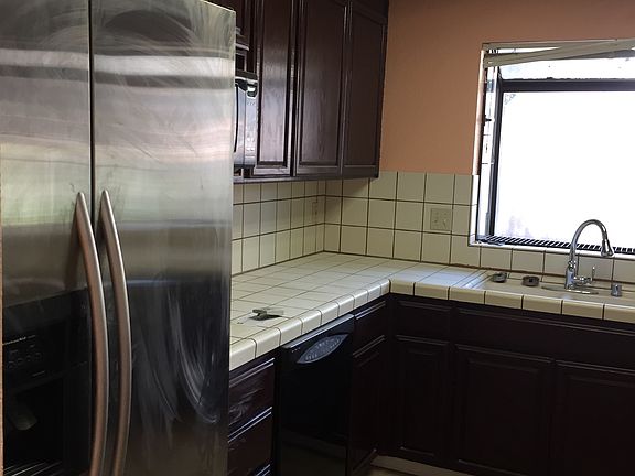 4th image of 155 Gladys Ave