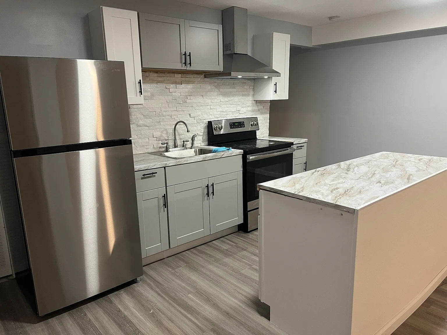 1 bed, 600 sqft, $1,400 — Photo 3