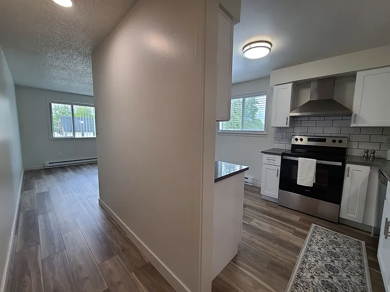 1013 E Sharp Ave — Photo 15