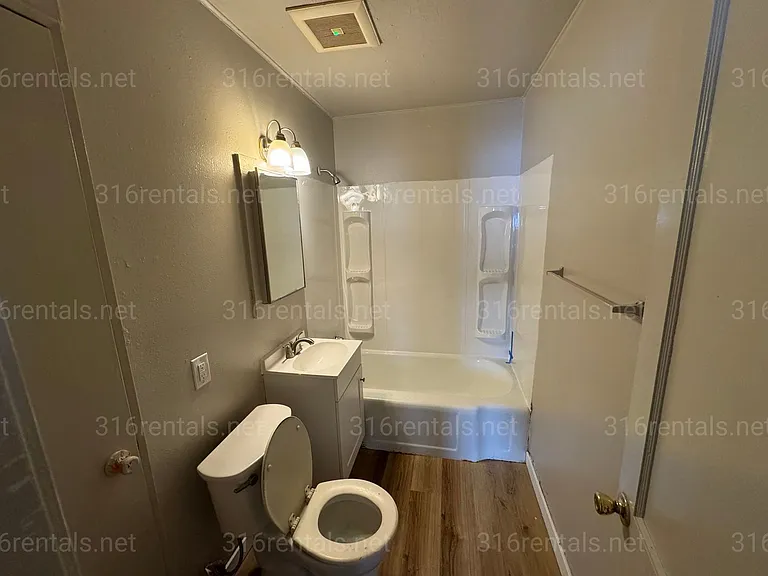 2437 N Estelle Ave — Photo 8
