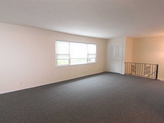 4th image of 24317 72nd Ave #2