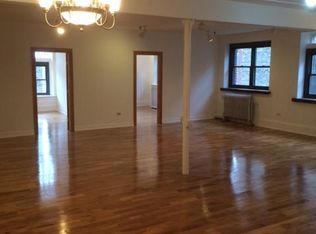 3205 N Clark St APT 300, Chicago, IL 60657