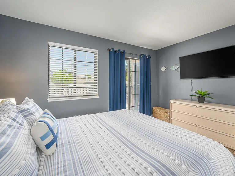 Queen Size Bed in the Second bedroom