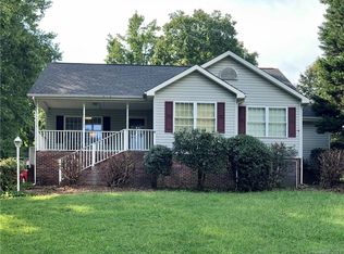 2626 Lakewood Dr, Gastonia, NC 28052