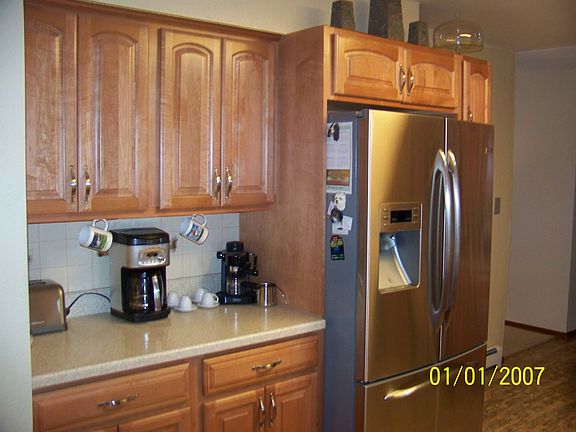 5th image of 594 Seranade St