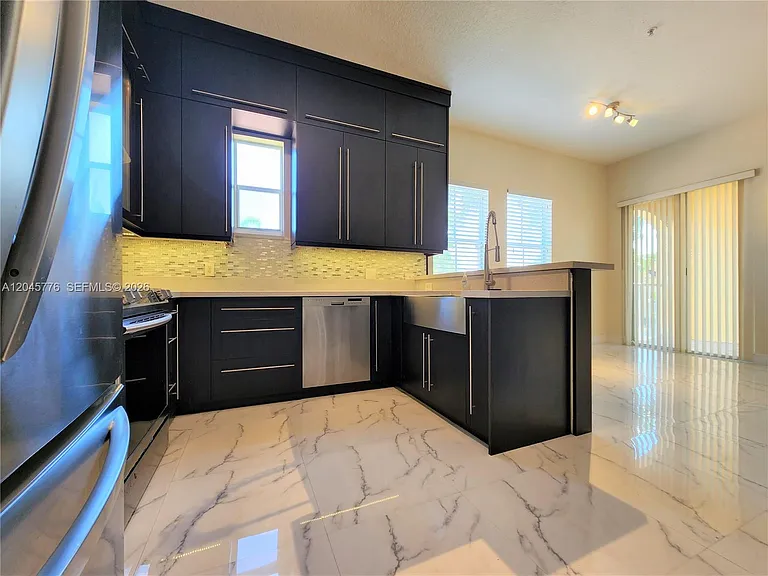 4405 SW 160th Ave #204 — Photo 3