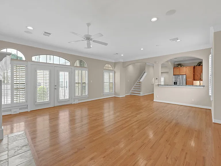 1204 Cohn St — Photo 11