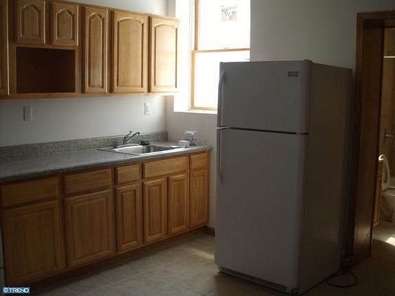 3rd image of 723 N King St