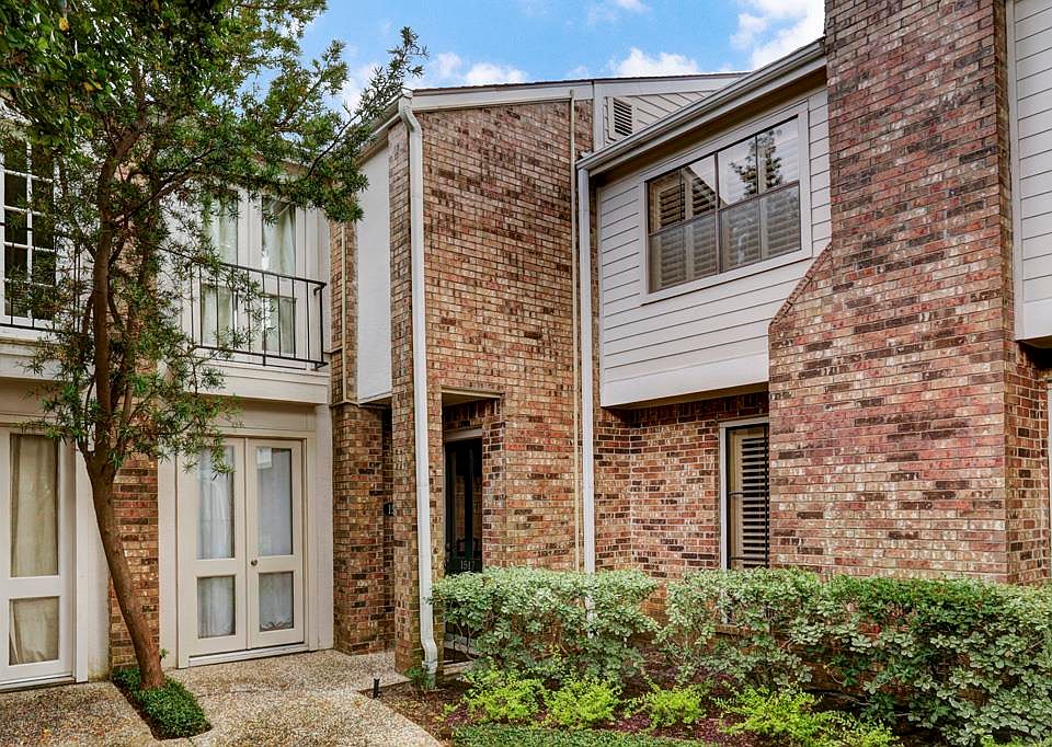 1st image of 1517 Bering Dr #109