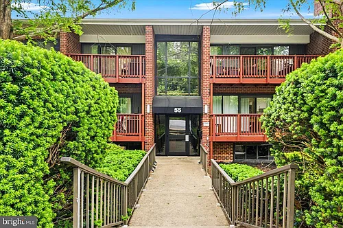 55 Skyhill Rd #101 Photo 1