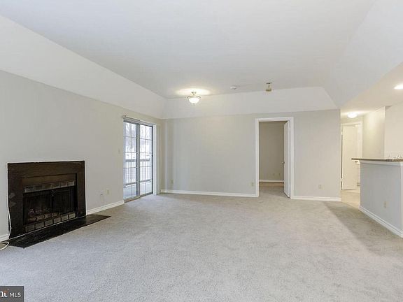 4th image of 3918 Penderview Dr