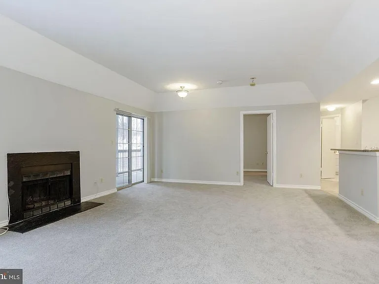 3918 Penderview Dr — Photo 4