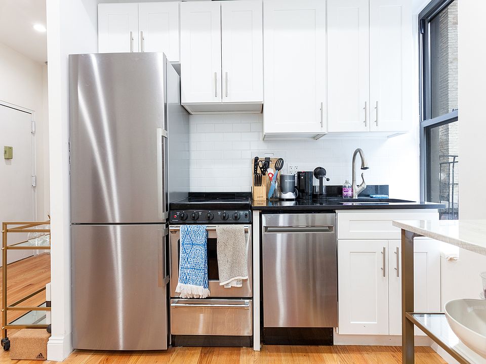 1st image of 18 1st Ave #2R