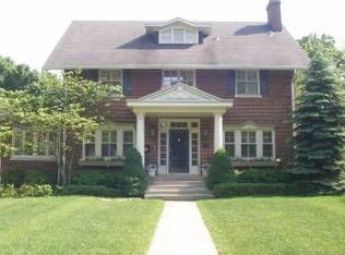 827 Chestnut Ave, Wilmette, IL 60091