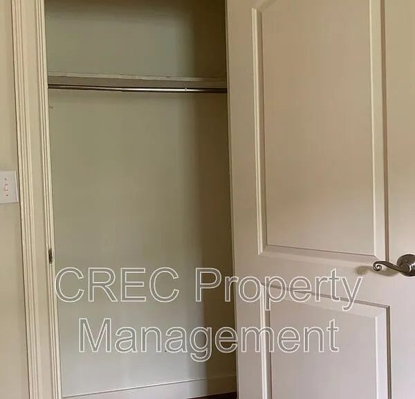 711 Locust St — Photo 18