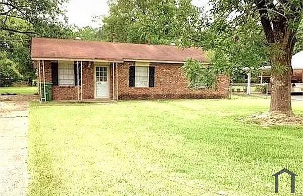 3276 Hackberry Ln