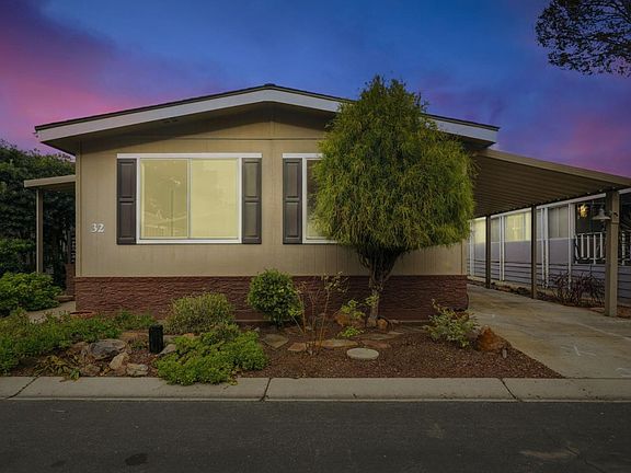 3rd image of 32 Quail Hollow Dr #32