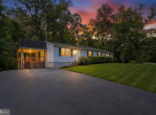 36973 W Lakeland Dr, Mechanicsville, MD 20659