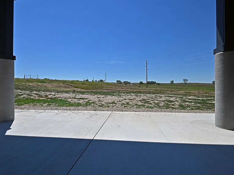 1495 Oxbow Dr — Photo 9