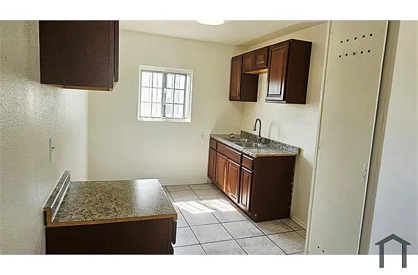 Building Photo - 740 W 130th St #1