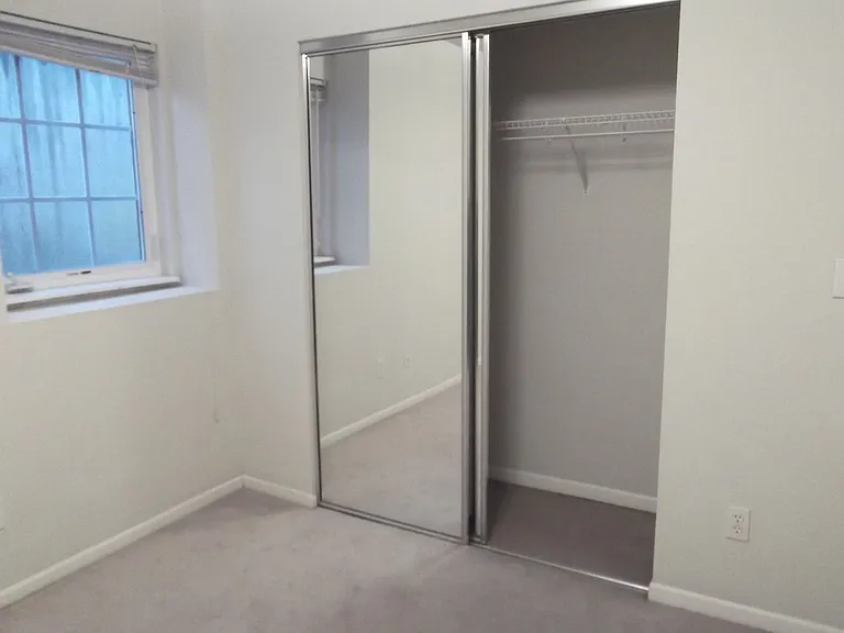 Country Club Apartments — Photo 9