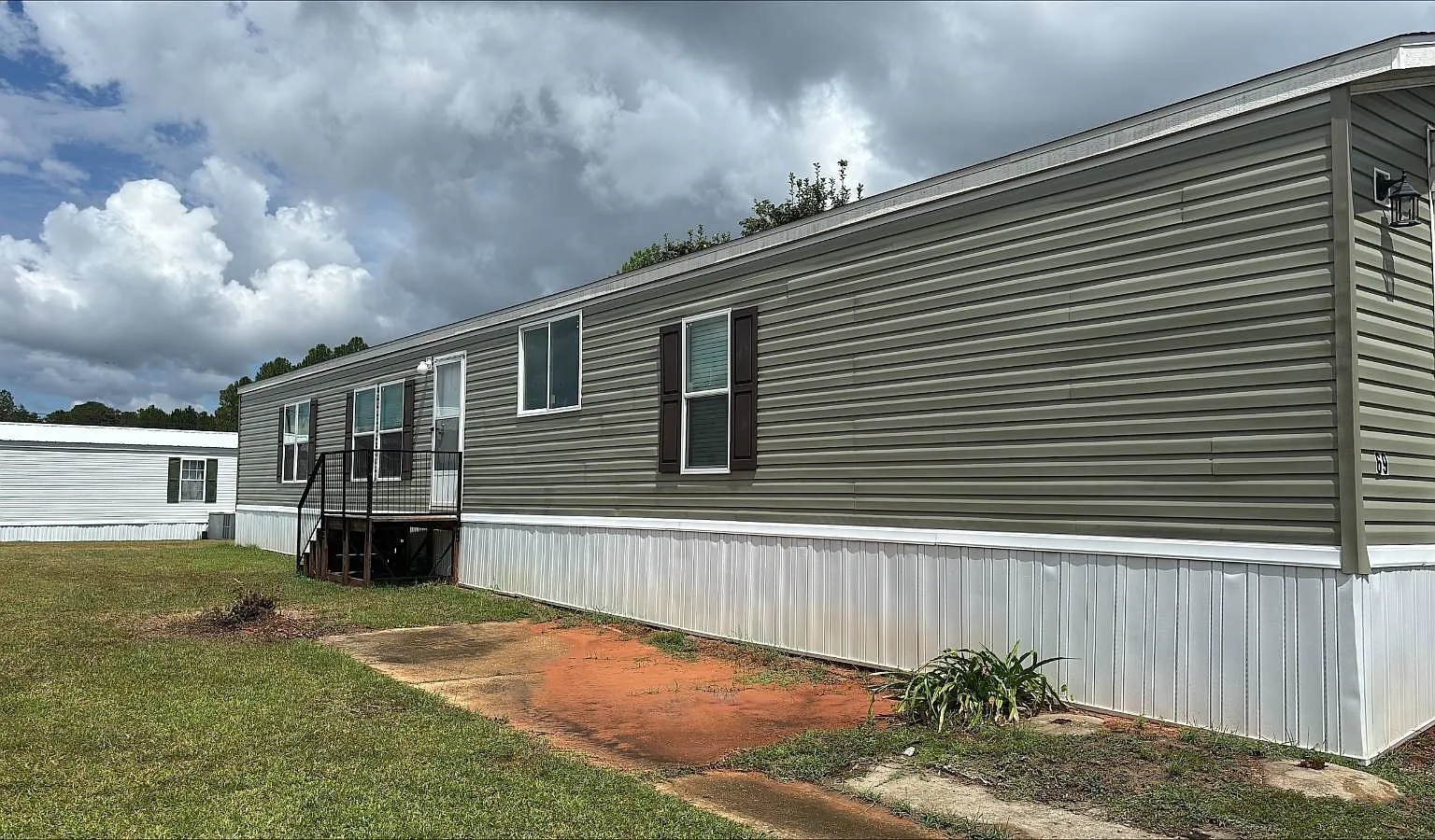 3 bed, 2.0 bath, 1064 sqft, $1,200 — Photo 1