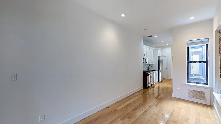 Rented by Evergreen Realty & Investments | media 25