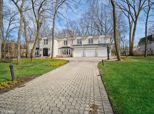 2111 Tennyson Ln, Highland Park, IL