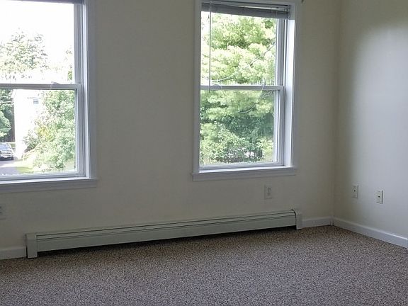 4th image of 251 Green Ave