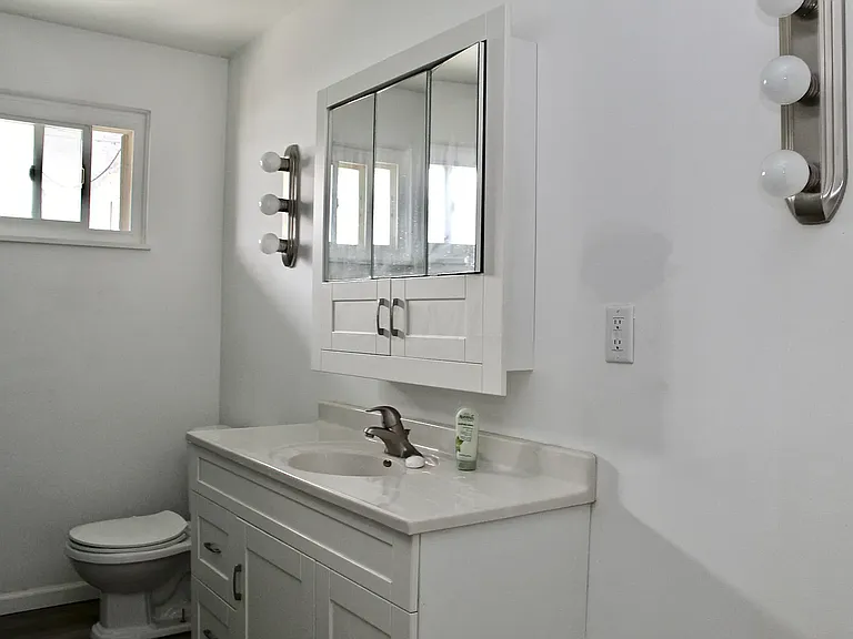 1559 Frebis Ave — Photo 2