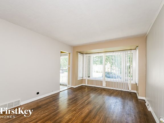 4th image of 7605 Leclaire Ave