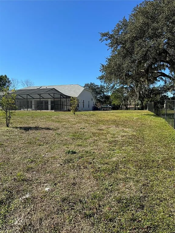 3 bed, 2.0 bath, 2490 sqft, $2,990 — Photo 4
