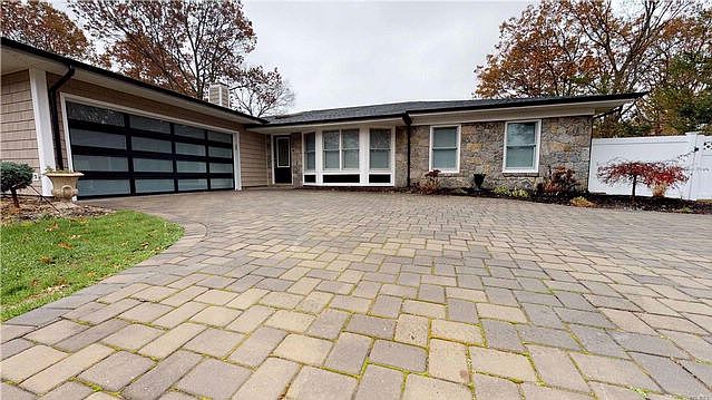 1st image of 16 Courtney Dr