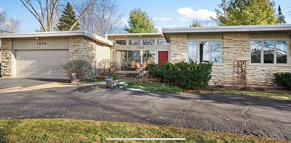 1st image of 1335 Carol Ln